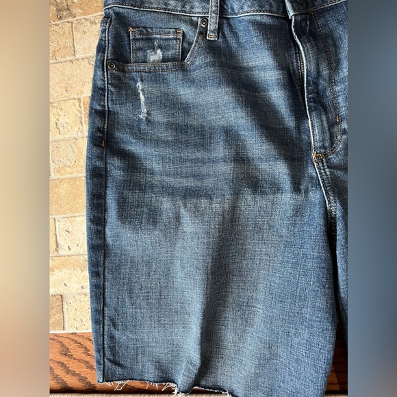 🆕 size 18 denim blue Bermuda high rise shorts - Picture 3 of 7